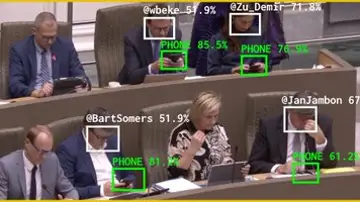 "Querido distraído, céntrese": así se referirá Dries Depoorter a los políticos despistados en "The Flemish Scrollers" 