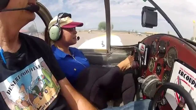 Jessica Cox no conoce l&iacute;mites: "Soy la primera persona en pilotar sin manos"
