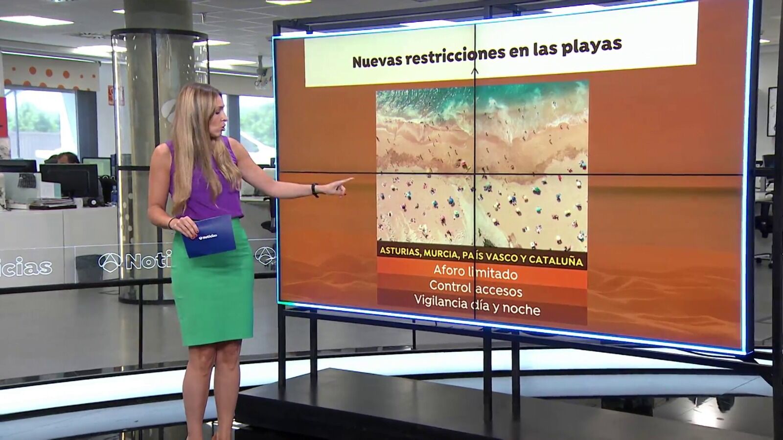 Las comunidades imponen nuevas restricciones en las playas ante el aumento masivo de turistas
