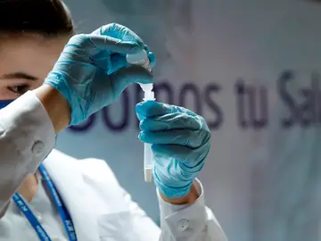 Expertos indican que las vacunas son efectivas contra la variante Delta, más contagiosa pero no más peligrosa Expertos indican que las vacunas son efectivas contra la variante Delta, más contagiosa pero no más peligrosa