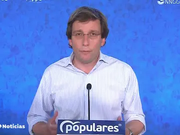 José Luis Martínez-Almeida cree que Pedro Sánchez se ha hecho una "moción de censura a sí mismo" José Luis Martínez-Almeida cree que Pedro Sánchez se ha hecho una "moción de censura a sí mismo"
