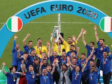 Italia gana su segunda Europa tras doblegar en los penaltis a Inglaterra en Wembley