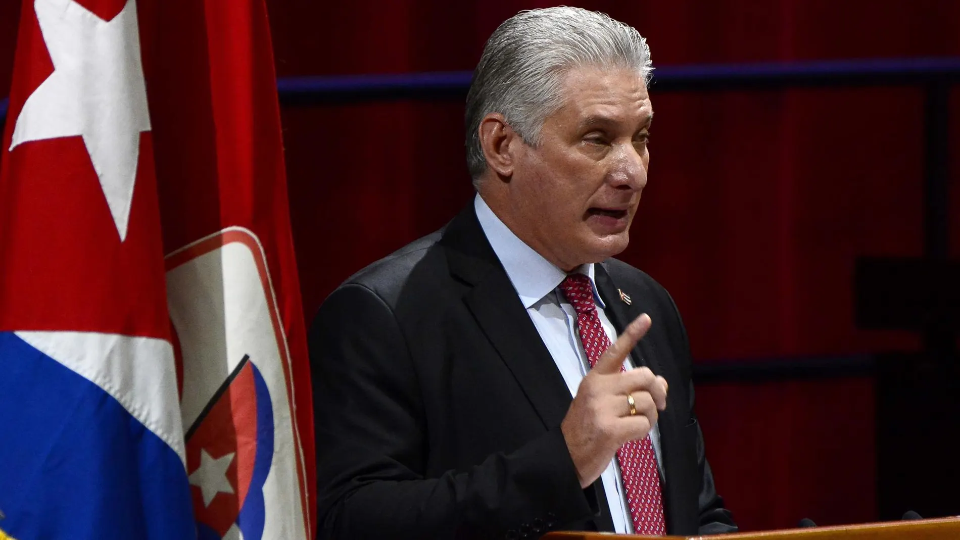 El presidente de Cuba, en un mensaje televisado: "Buscan fracturar la unidad de nuestro pueblo"