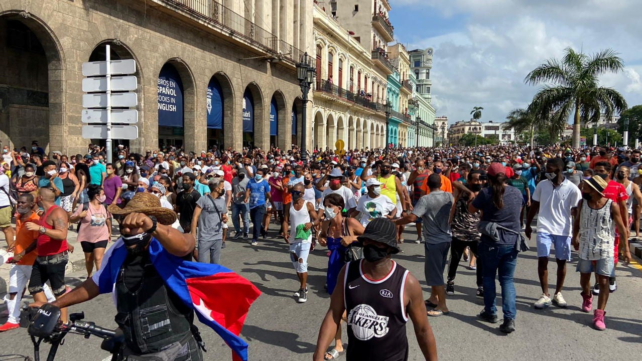 Los vídeos de las manifestaciones en Cuba contra el Gobierno
