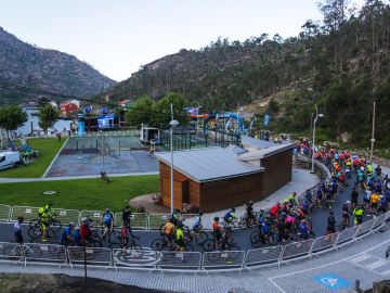 El 'Gran Fondo Ézaro' vuelve a celebrarse con éxito tras un parón obligado por el coronavirus