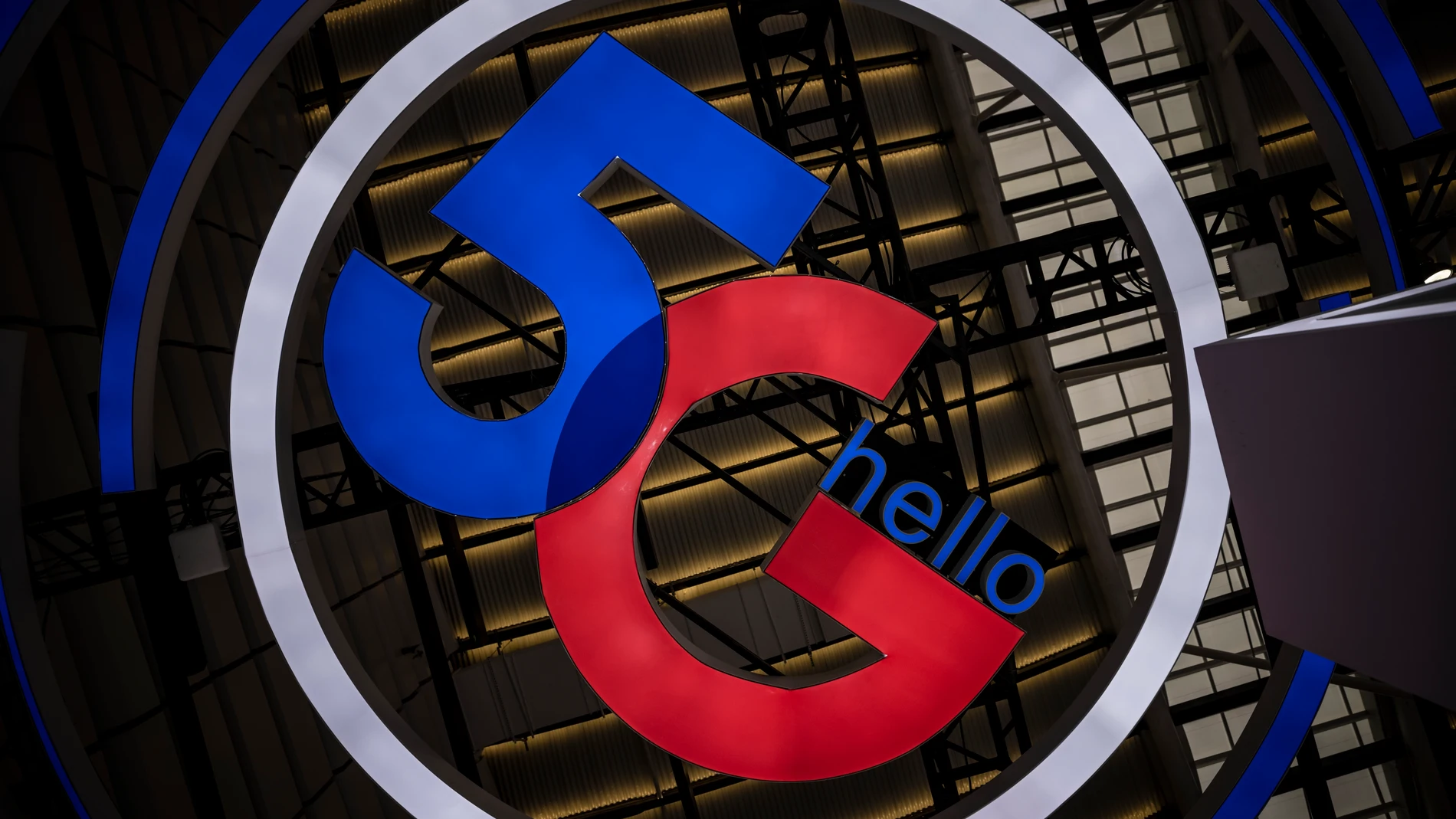 La UE paraliza el proyecto de la 'tasa Google' europea tras las críticas de EEUU a esta medida La UE paraliza el proyecto de la 'tasa Google' europea tras las críticas de EEUU a esta medida