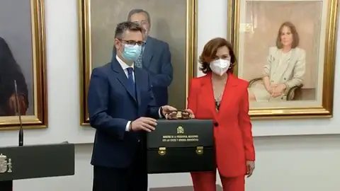 Felix Bolaños y Carmen Calvo en el traspaso de carteras Felix Bolaños y Carmen Calvo en el traspaso de carteras