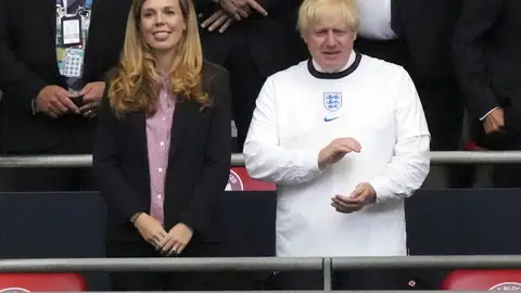 El primer ministro británico, Boris Johnson, junto a su mujer, Carrie Johnson El primer ministro británico, Boris Johnson, junto a su mujer, Carrie Johnson