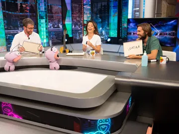 El lado más picante de Anna Castillo y Carlos Cuevas sale a la luz con el divertido juego de Trancas y Barrancas El lado más picante de Anna Castillo y Carlos Cuevas sale a la luz con el divertido juego de Trancas y Barrancas