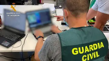 Foto de archivo de un agente de la Guardia Civil Foto de archivo de un agente de la Guardia Civil