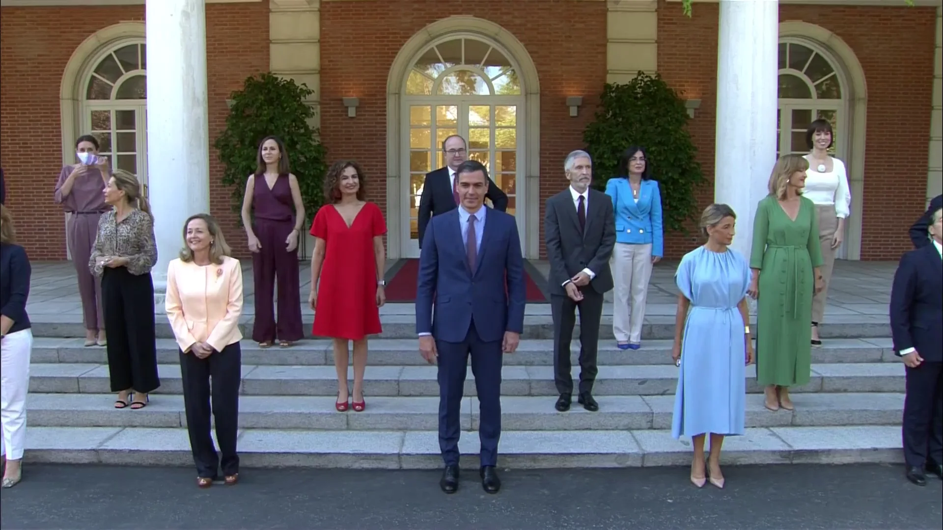 La foto de familia del nuevo Gobierno tras la remodelaci&oacute;n, en v&iacute;deo