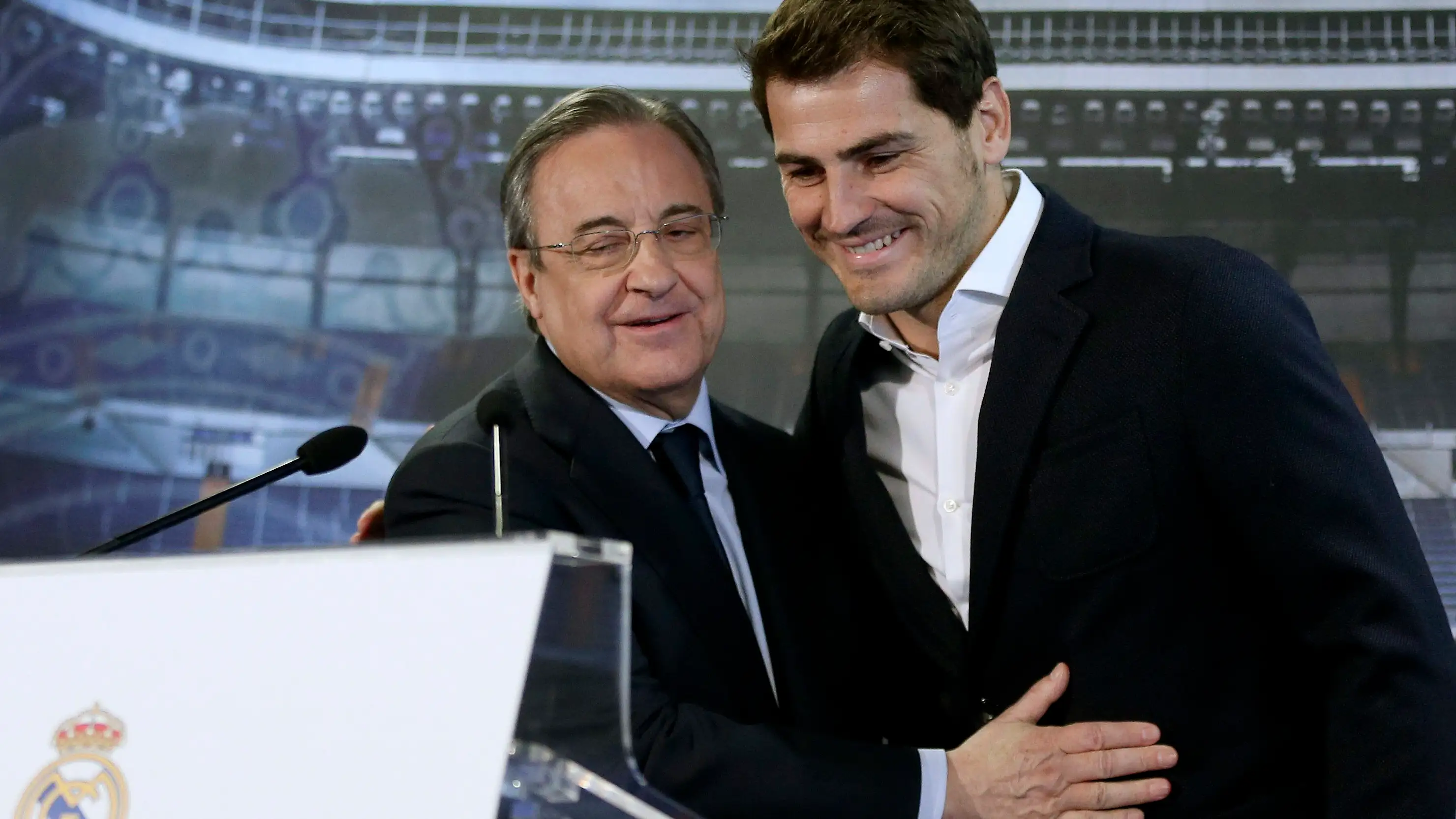 Florentino Pérez responde a las audios filtrados sobre Casillas y Raúl: "Son conversaciones grabadas clandestinamente" Florentino Pérez responde a las audios filtrados sobre Casillas y Raúl: "Son conversaciones grabadas clandestinamente"