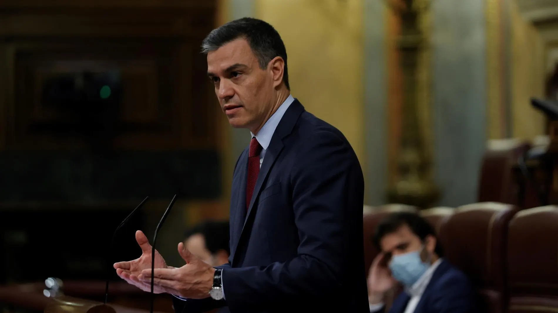 Pedro Sánchez enmienda a su portavoz: "Es evidente que Cuba no es una democracia"
