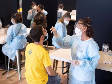 España supera los 4 millones de contagios desde que comenzó la pandemia con la trasmisión del coronavirus disparada