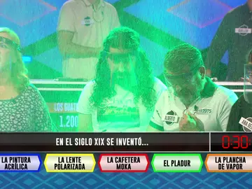 Un curioso invento del siglo XIX vuela por los aires el pleno de los ‘Libérrimos’ Un curioso invento del siglo XIX vuela por los aires el pleno de los ‘Libérrimos’