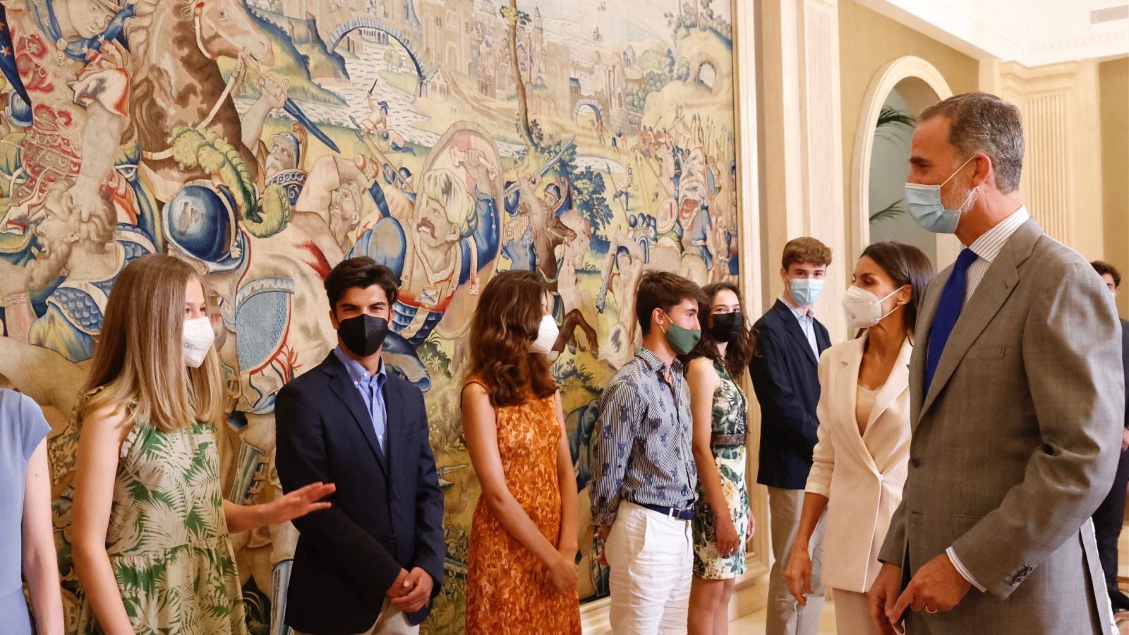 La broma del rey Felipe a la princesa Leonor delante de sus nuevos compañeros de clase 