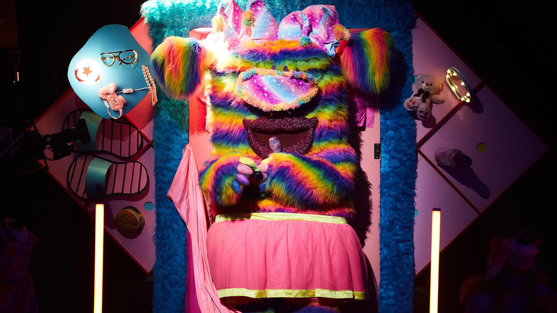 Monstruita se pone sensual en ‘Mask Singer’ con ‘Sin pijama’ Actuaciones | Programa 7
