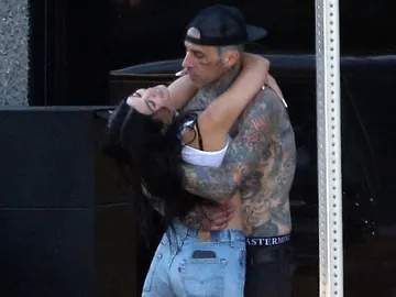 Kourtney Kardashian y su novio Travis Barker Kourtney Kardashian y su novio Travis Barker