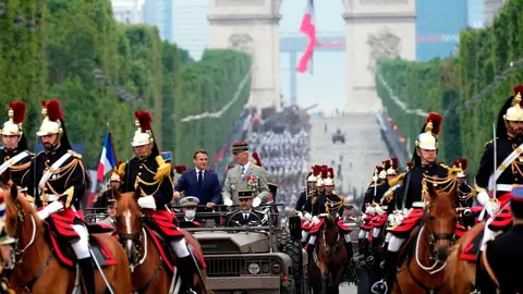 Desfile militar por el 14 de julio en Francia Desfile militar por el 14 de julio en Francia