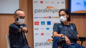El abanderado Ricardo Ten y la nadadora Teresa Perales durante la presentación del equipo español paralímpico El abanderado Ricardo Ten y la nadadora Teresa Perales durante la presentación del equipo español paralímpico