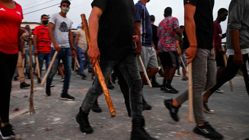 Hombres palos Colombia Hombres palos Colombia