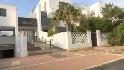 Detenido en El Ejido, Almería, por retener a su expareja Detenido en El Ejido, Almería, por retener a su expareja