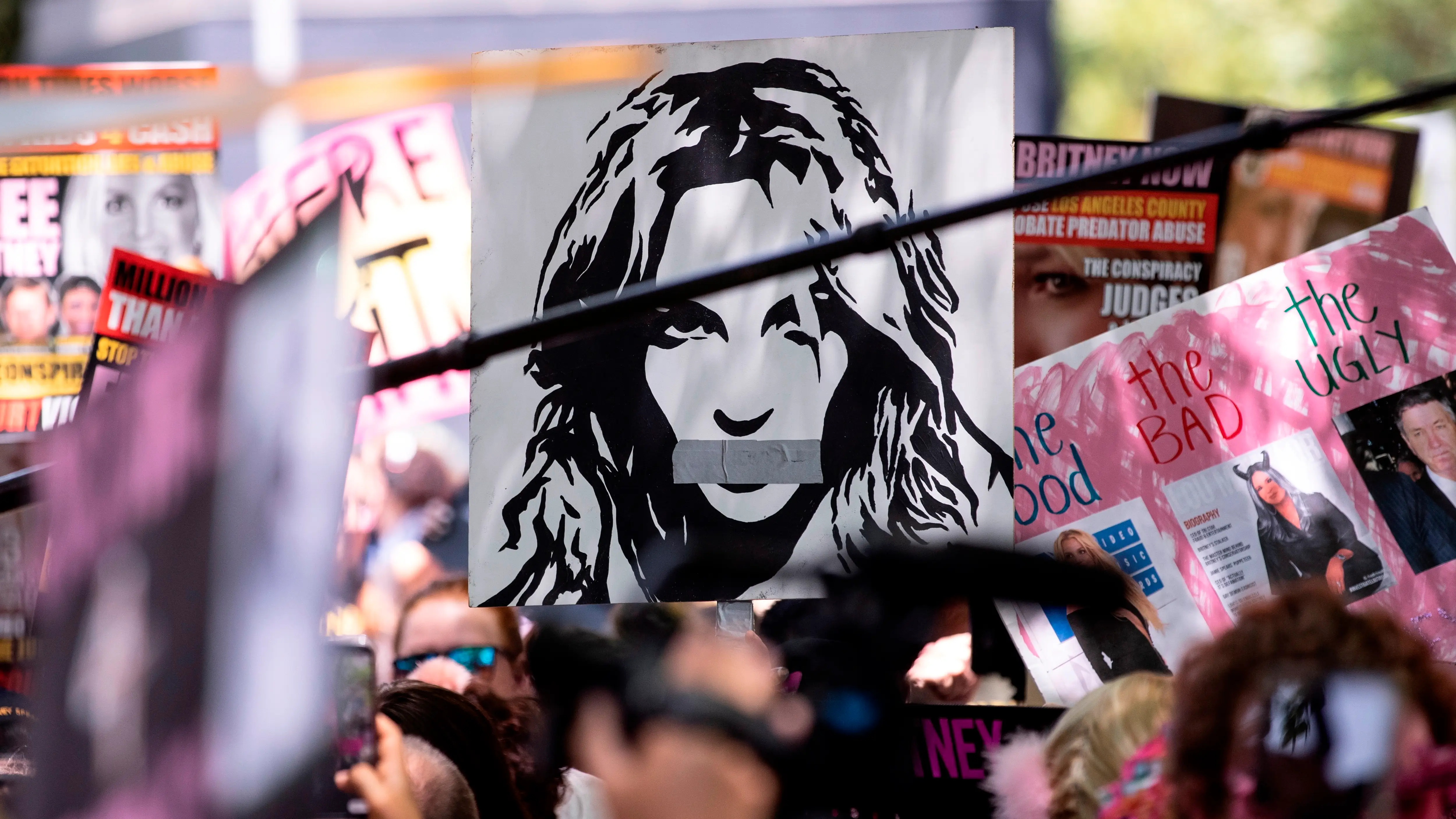 Concentración de apoya a Britney Spears durante en la Corte de Los Ángeles Concentración de apoya a Britney Spears durante en la Corte de Los Ángeles