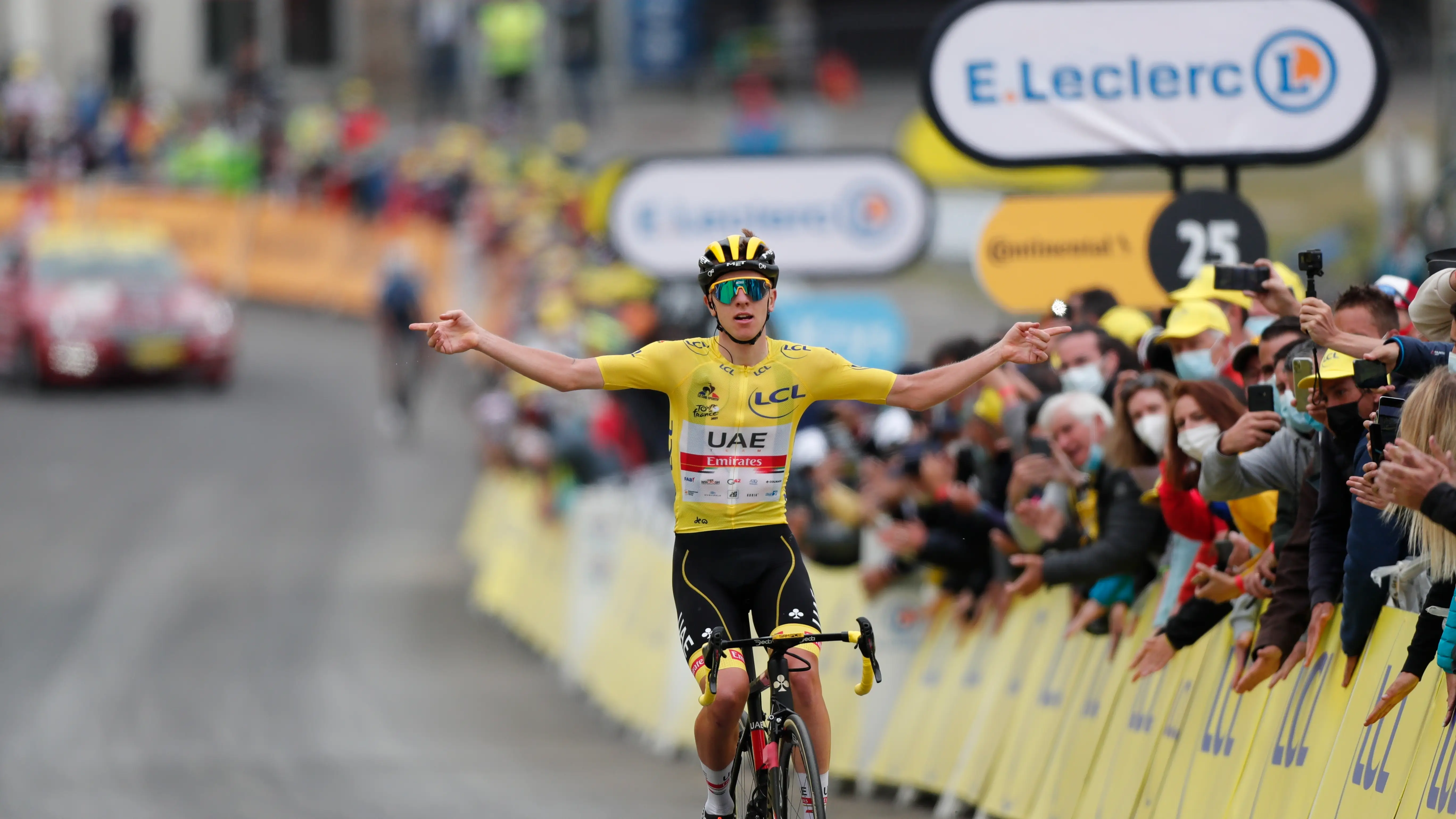 Tadej Pogacar gana la etapa 18 del Tour de Francia en la cumbre Luz Ardiden Tadej Pogacar gana la etapa 18 del Tour de Francia en la cumbre Luz Ardiden