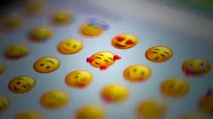 El corazón rojo y la cara llorando de risa son los emojis más utilizados El corazón rojo y la cara llorando de risa son los emojis más utilizados