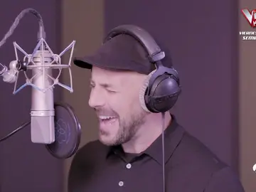 Pepe Reina, sobre su primera experiencia en un estudio: “Hice una versión con la familia Flores” Pepe Reina, sobre su primera experiencia en un estudio: “Hice una versión con la familia Flores”