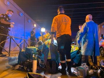 Los médicos intentan reanimar al joven apuñalado en Madrid