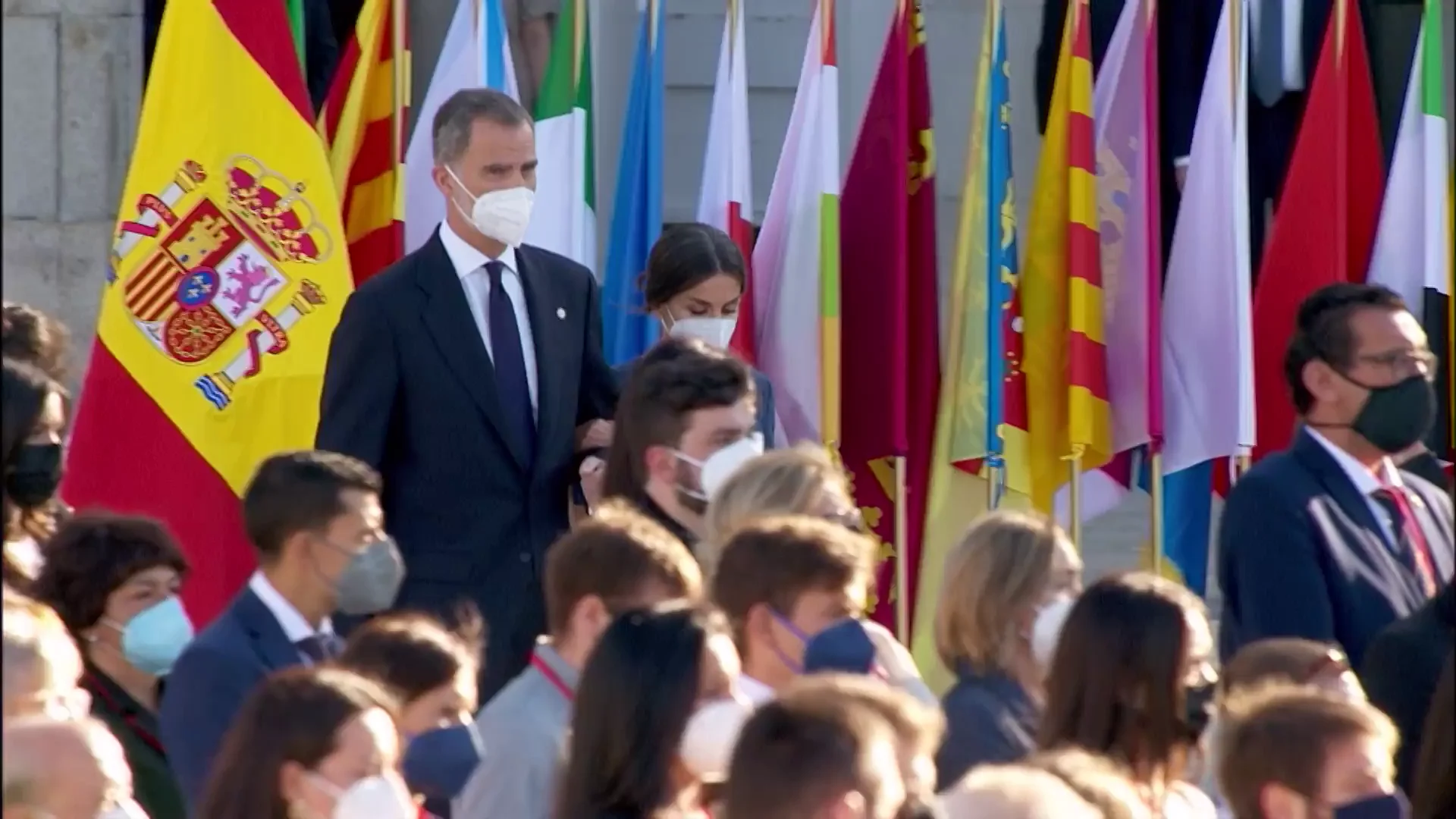 El acto de homenaje a las v&iacute;ctimas del coronavirus en Espa&ntilde;a, en v&iacute;deo 