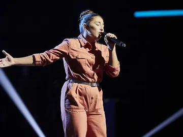 Lola Avilés canta ‘Te espero aquí’ en la Semifinal de ‘La Voz Kids’ Lola Avilés canta ‘Te espero aquí’ en la Semifinal de ‘La Voz Kids’