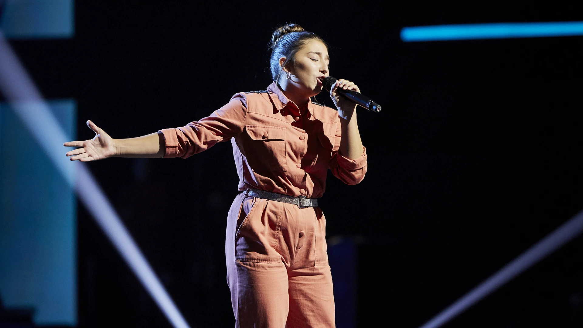 Lola Avilés canta ‘Te espero aquí’ en la Semifinal de ‘La Voz Kids’