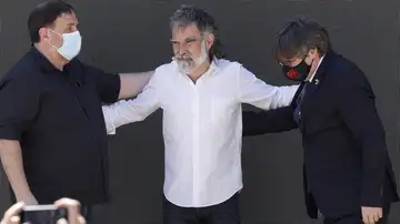 Los líderes independentistas se reúnen en Francia y el presidente de Òmnium avisa: "Lo volveremos a hacer" Los líderes independentistas se reúnen en Francia y el presidente de Òmnium avisa: "Lo volveremos a hacer"