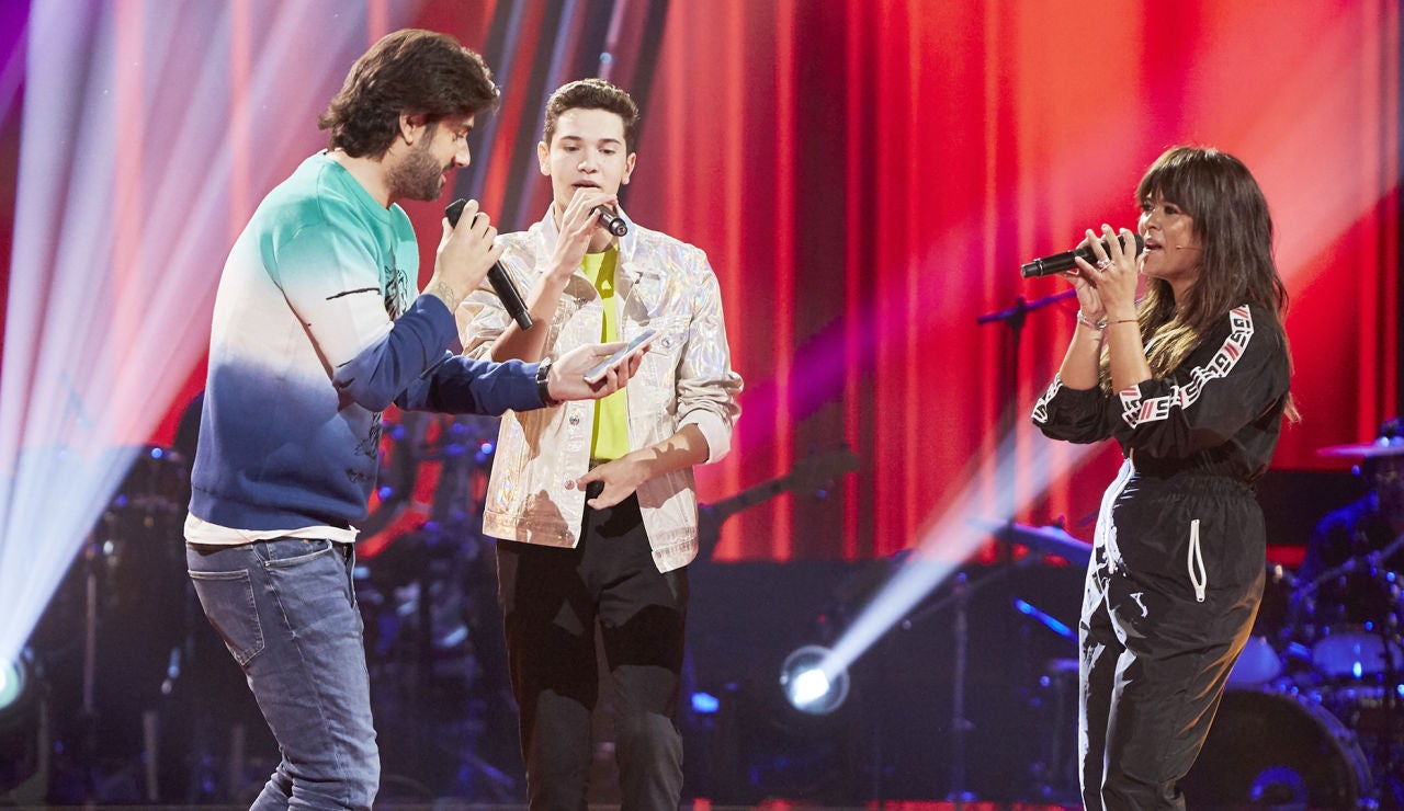 Melendi, Vanesa Martín y Javier Crespo, un momento inédito cantando 'Caída libre' en la Semifinal de 'La Voz Kids'