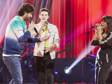 Melendi, Vanesa Martín y Javier Crespo, un momento inédito cantando 'Caída libre' en la Semifinal de 'La Voz Kids'