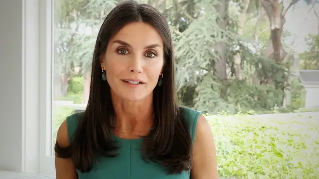 La Reina Letizia y la Princesa Leonor reciben la vacuna del coronavirus La Reina Letizia y la Princesa Leonor reciben la vacuna del coronavirus