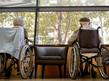 La patronal de las residencias pide la vacunación obligatoria del personal La patronal de las residencias pide la vacunación obligatoria del personal