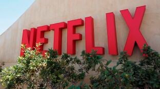 Logotipo de Netflix, en su sede de California, Estados Unidos