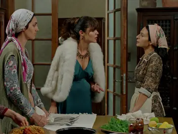 Yüleyha a Saniye y Fadik: “Quiero que las dos os vayáis de aquí. ¡Largo!” Yüleyha a Saniye y Fadik: “Quiero que las dos os vayáis de aquí. ¡Largo!”
