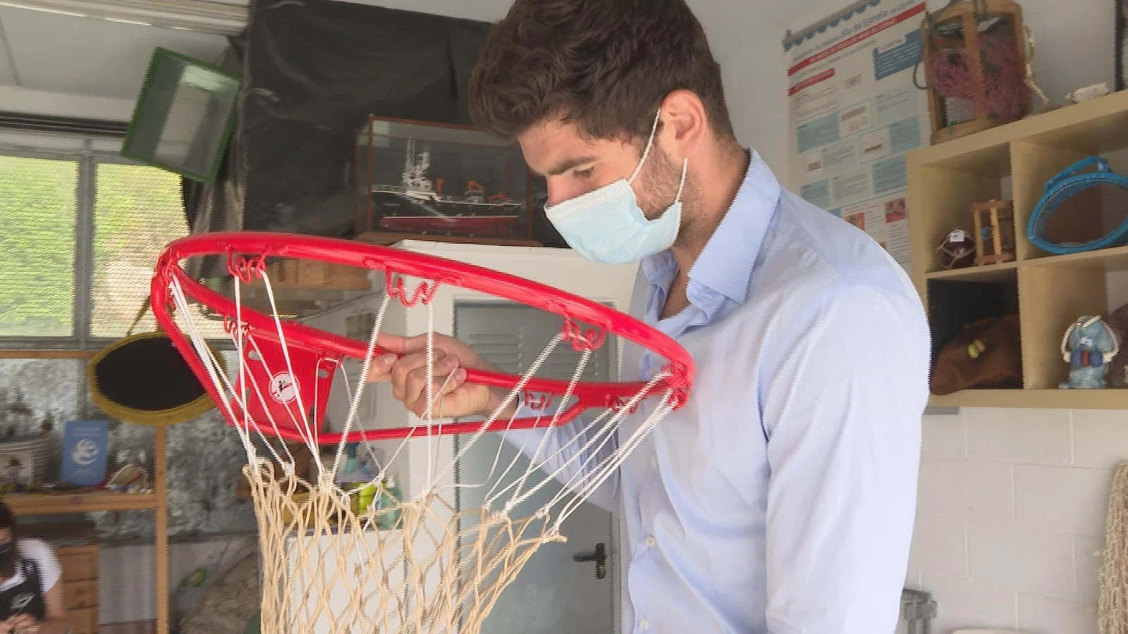 Del mar a la cancha de basket: una segunda vida para las redes de pesca Del mar a la cancha de basket: una segunda vida para las redes de pesca