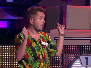 Álex ensaya en ‘¡Ahora caigo!’ su sueño de Eurovisión: ¡Pone a todo el plató a cantar y bailar!