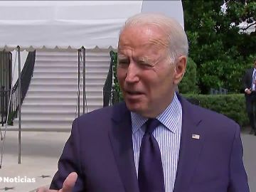 Joe Biden acusa a las redes sociales de la desinformación sobre las vacunas: "Están matando a gente"