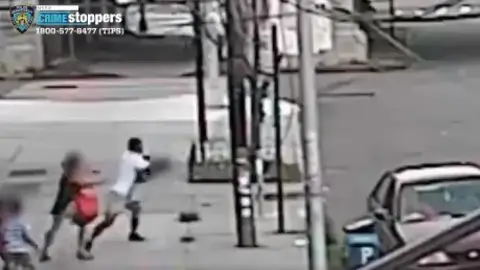 Intenta secuestrar a un niño de 5 años en Nueva York a plena luz del día Intenta secuestrar a un niño de 5 años en Nueva York a plena luz del día