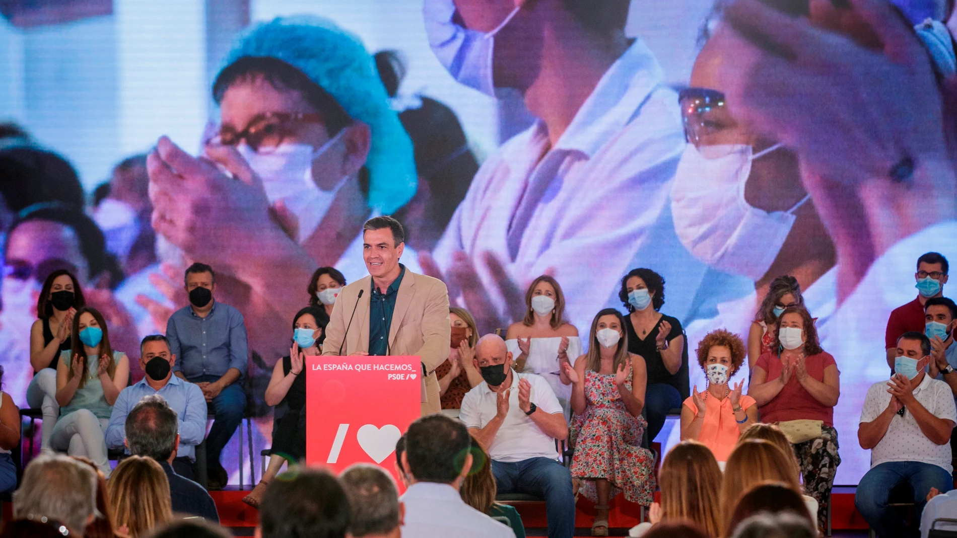Pedro Sánchez participa en un acto del PSOE-A en Sevilla