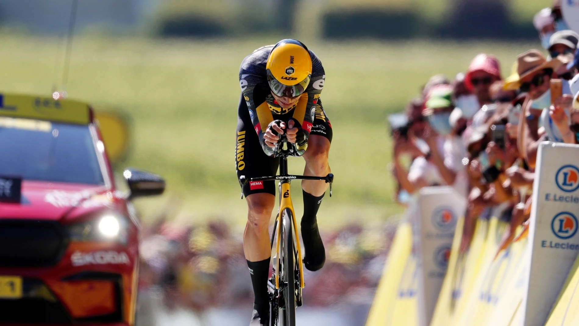 Van Aert gana la última contrarreloj y Pogacar es virtual campeón del Tour de Francia