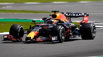 Verstappen desespera a Hamilton en la primera carrera al sprint de la historia y Alonso se luce, 7º, Sainz 11º Verstappen desespera a Hamilton en la primera carrera al sprint de la historia y Alonso se luce, 7º, Sainz 11º