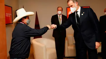 El rey Felipe VI en su encuentro con Pedro Castillo, durante la visita a Perú El rey Felipe VI en su encuentro con Pedro Castillo, durante la visita a Perú