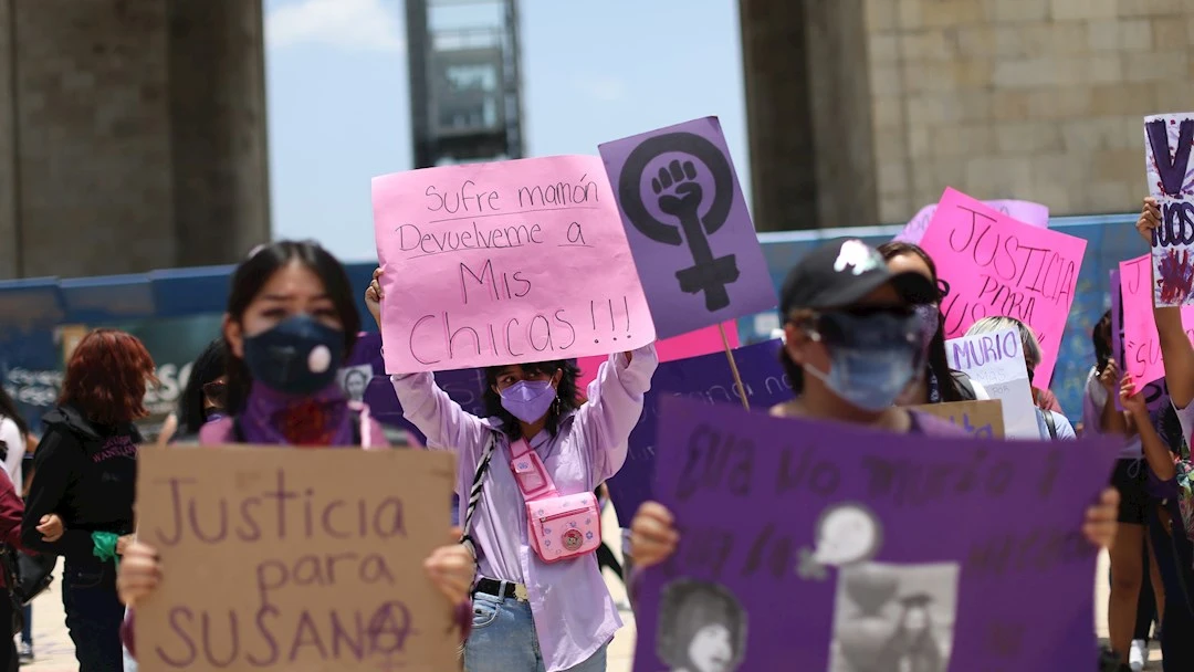 Los Puntos Violetas pretenden informar y concienciar contra la violencia de género Los Puntos Violetas pretenden informar y concienciar contra la violencia de género